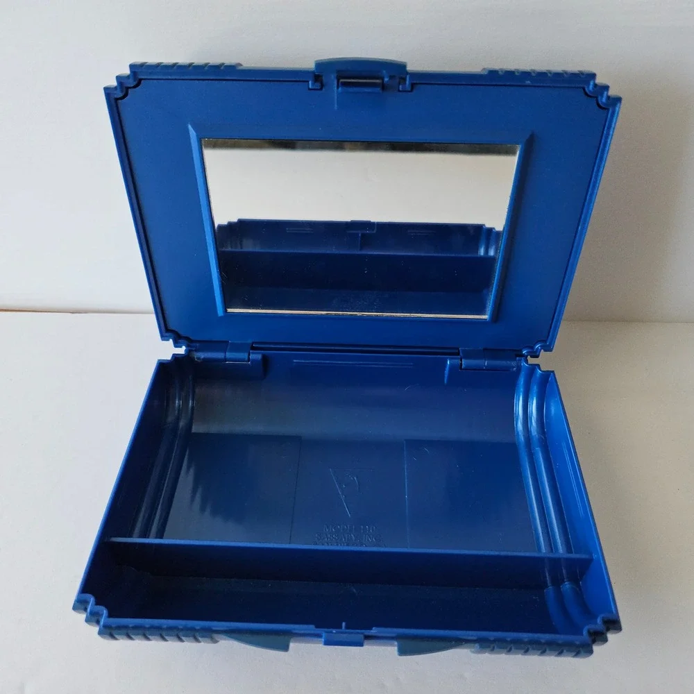 Vtg Covergirl SASSABY Model‎ 110 Little Travelor Cosmetic Mirror Case Blue 6.5in